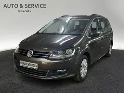 Braun Gebraucht 2023 VW Sharan Comfortline Van / Kleinbus | 26.960 € (Guter Preis)