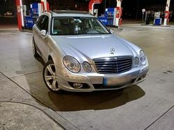 Silber Gebraucht 2007 Mercedes E320 AMG Kombi | 8.150 €