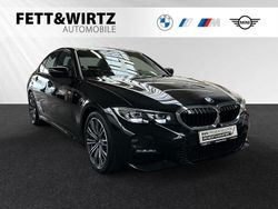 Saphirschwarz metallic Gebraucht 2022 BMW 318 M Sport Limousine | 31.290 € (Fairer Preis)