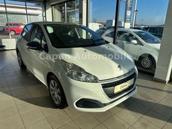 Weiß Gebraucht 2018 Peugeot 208 Kleinwagen | 8.250 € (Fairer Preis)