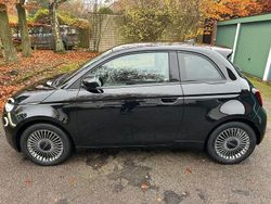 Schwarz Gebraucht 2021 Fiat 500e Icon Kleinwagen | 19.800 € (Etwas zu teuer)