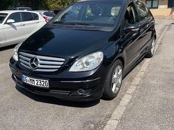 Schwarz Gebraucht 2005 Mercedes B170 Van / Kleinbus | 2.650 € (Fairer Preis)