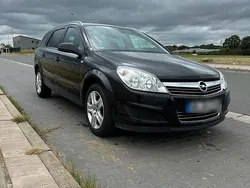 Schwarz Gebraucht 2009 Opel Astra Kombi | 2.200 € (Guter Preis)