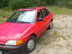Rot Gebraucht 1991 Ford Escort Limousine | 950 €