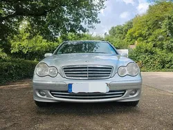 Silber Gebraucht 2007 Mercedes C220 Limousine | 2.900 €
