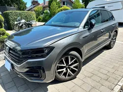 Grau Gebraucht 2020 VW Touareg R SUV | 44.250 € (Superpreis)