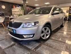 Silber Gebraucht 2013 Skoda Octavia Elegance Kombi | 5.990 € (Fairer Preis)