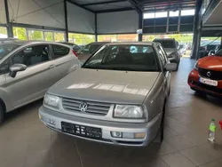 Silber Gebraucht 1995 VW Vento Limousine | 990 €