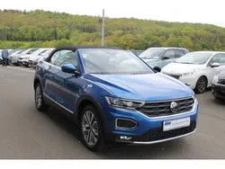 Blau Gebraucht 2021 VW T-Roc Cabriolet Style Cabrio | 23.950 € (Fairer Preis)