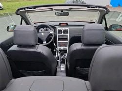 Rot Gebraucht 2006 Peugeot 307 CC Cabrio | 2.800 €