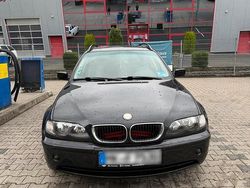 Schwarz Gebraucht 2004 BMW 320 Kombi | 2.200 € (Fairer Preis)