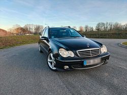Schwarz Gebraucht 2005 Mercedes C220 Avantgarde Kombi | 1.900 € (Guter Preis)