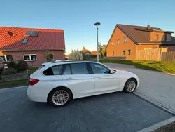 Weiß Gebraucht 2018 BMW 318 Luxury Line Kombi | 19.800 € (Fairer Preis)