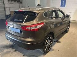 Braun Gebraucht 2016 Nissan Qashqai Tekna SUV | 12.500 € (Fairer Preis)