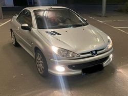 Silber Gebraucht 2006 Peugeot 206 CC Cabrio | 2.500 €