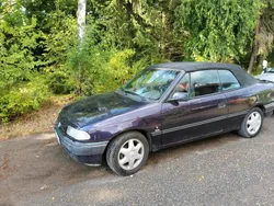 Blau Gebraucht 1993 Opel Astra Cabriolet Cabrio | 2.500 €