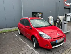 Rot Gebraucht 2010 Renault Clio GrandTour Luxe Kombi | 4.700 € (Superpreis)