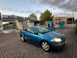 Blau Gebraucht 2005 Renault Mégane Cabriolet Cabrio | 3.000 € (Teuer)