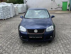 Blau Gebraucht 2004 VW Golf V Kleinwagen | 3.900 € (Teuer)