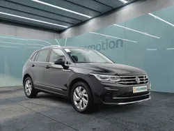 Schwarz Gebraucht 2023 VW Tiguan Elegance SUV | 37.250 € (Fairer Preis)