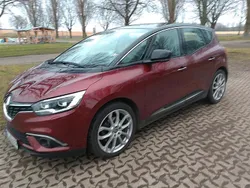 Rot Gebraucht 2017 Renault Scénic IV Intens Van / Kleinbus | 10.099 € (Fairer Preis)