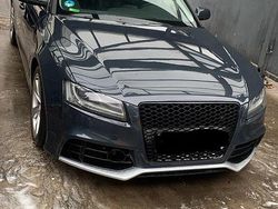 Grau Gebraucht 2009 Audi RS5 Limousine | 9.900 €