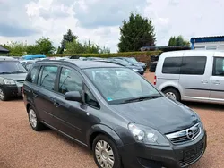 Braun Gebraucht 2012 Opel Zafira Family Van / Kleinbus | 4.999 € (Etwas zu teuer)