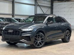 Grau Gebraucht 2020 Audi Q8 Sport SUV | 46.500 € (Guter Preis)