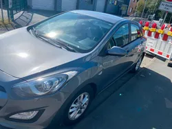 Silber Gebraucht 2014 Hyundai i30 Edition Limousine | 5.500 € (Etwas zu teuer)