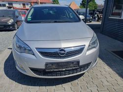 Silber Gebraucht 2011 Opel Astra Design Edition Limousine | 4.990 € (Guter Preis)