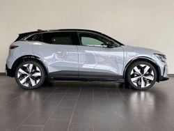 Grau Gebraucht 2023 Renault Megane E-Tech Techno Limousine | 29.988 €