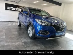Blau Gebraucht 2020 Renault Kadjar LIMITED SUV | 15.450 € (Fairer Preis)