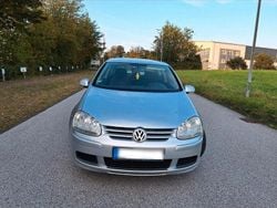 Silber Gebraucht 2006 VW Golf V Kleinwagen | 800 € (Fairer Preis)