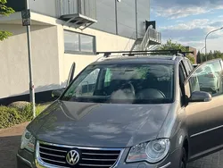 Grau Gebraucht 2008 VW Touran Van / Kleinbus | 4.800 € (Etwas zu teuer)