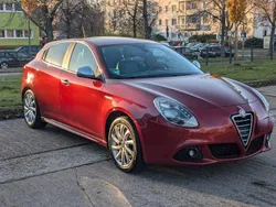 Rot Gebraucht 2012 Alfa Romeo Giulietta Turismo Kleinwagen | 6.500 € (Guter Preis)