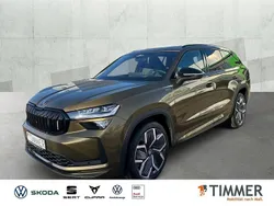 Gold (gold (bronx gold metallic)) Neu 2025 Skoda Kodiaq SportLine SUV | 55.995 € (Etwas zu teuer)