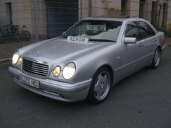 Silber Gebraucht 1996 Mercedes E420 AMG Limousine | 13.850 €
