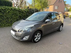 Grau Gebraucht 2011 Renault Scénic III Dynamique Van / Kleinbus | 2.600 € (Guter Preis)