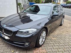 Grau Gebraucht 2011 BMW 530 Kombi | 8.990 € (Fairer Preis)
