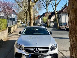 Silber Gebraucht 2016 Mercedes E200 Limousine | 23.000 €