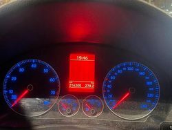 Grau Gebraucht 2005 VW Golf V Kleinwagen | 3.999 € (Fairer Preis)