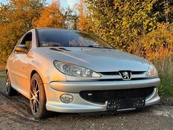 Silber Gebraucht 2004 Peugeot 206 Kleinwagen | 1.200 €