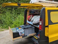 Gelb Gebraucht 2016 Opel Vivaro Van | 18.000 € (Teuer)
