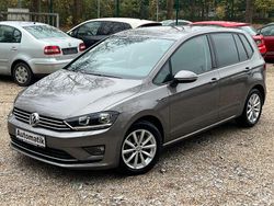Grau Gebraucht 2015 VW Golf Sportsvan LOUNGE Van / Kleinbus | 13.999 € (Fairer Preis)