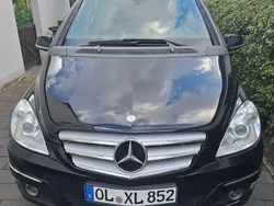 Schwarz Gebraucht 2009 Mercedes B180 Van / Kleinbus | 3.800 € (Fairer Preis)