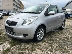 Silber Gebraucht 2006 Toyota Yaris Sol Limousine | 2.499 € (Fairer Preis)