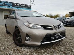 Grau Gebraucht 2014 Toyota Auris Life+ Limousine | 12.950 € (Teuer)