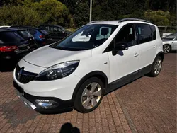 Weiß Gebraucht 2014 Renault Scénic III Bose Edition Van / Kleinbus | 5.900 € (Guter Preis)