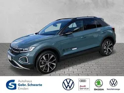 Blau Gebraucht 2024 VW T-Roc Style SUV | 36.700 € (Teuer)