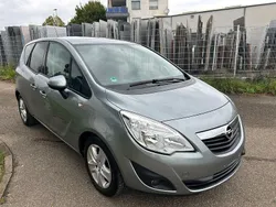 Silber Gebraucht 2011 Opel Meriva Design Edition Van / Kleinbus | 2.990 € (Guter Preis)